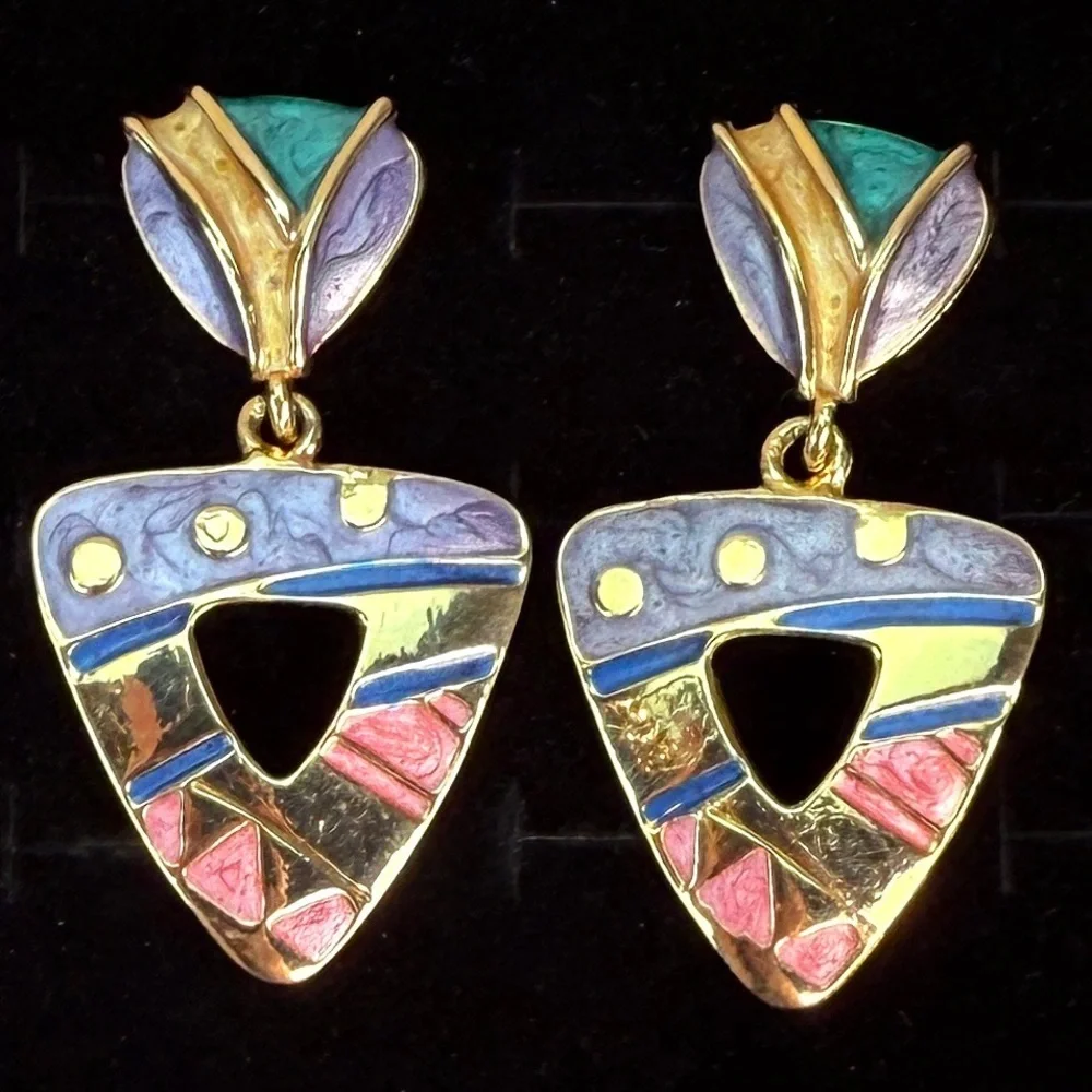 Gorgeous, vintage, goldtone, enamel swirl, geometric pierced earrings
